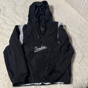Jordan Black and White Pullover windbreaker Jacket size youth small 8-10